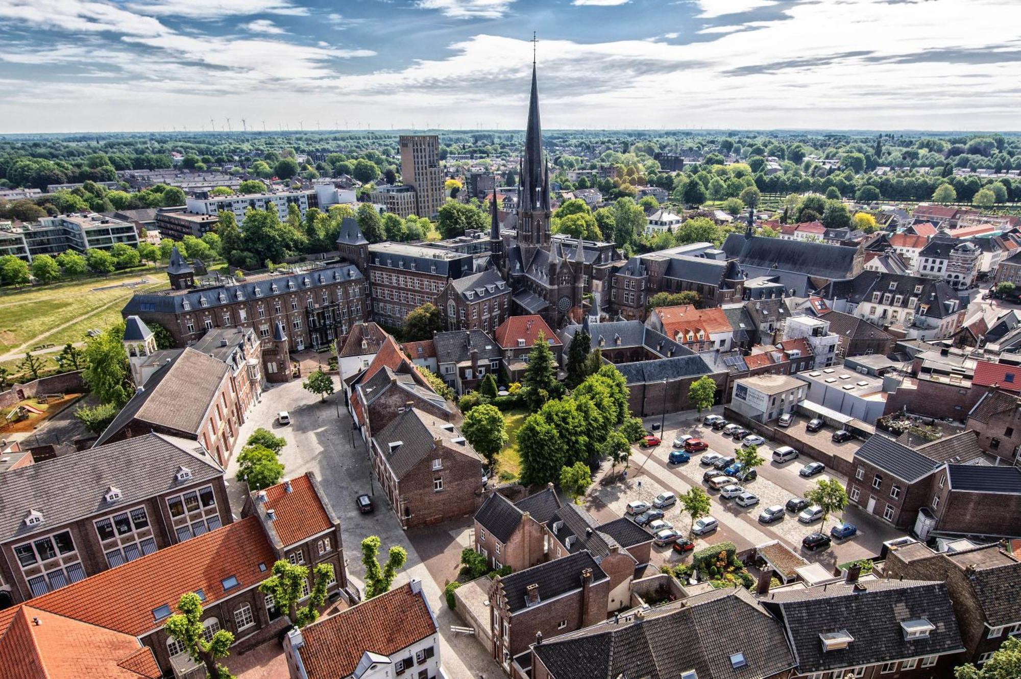 Merici Hotel Sittard Bagian luar foto